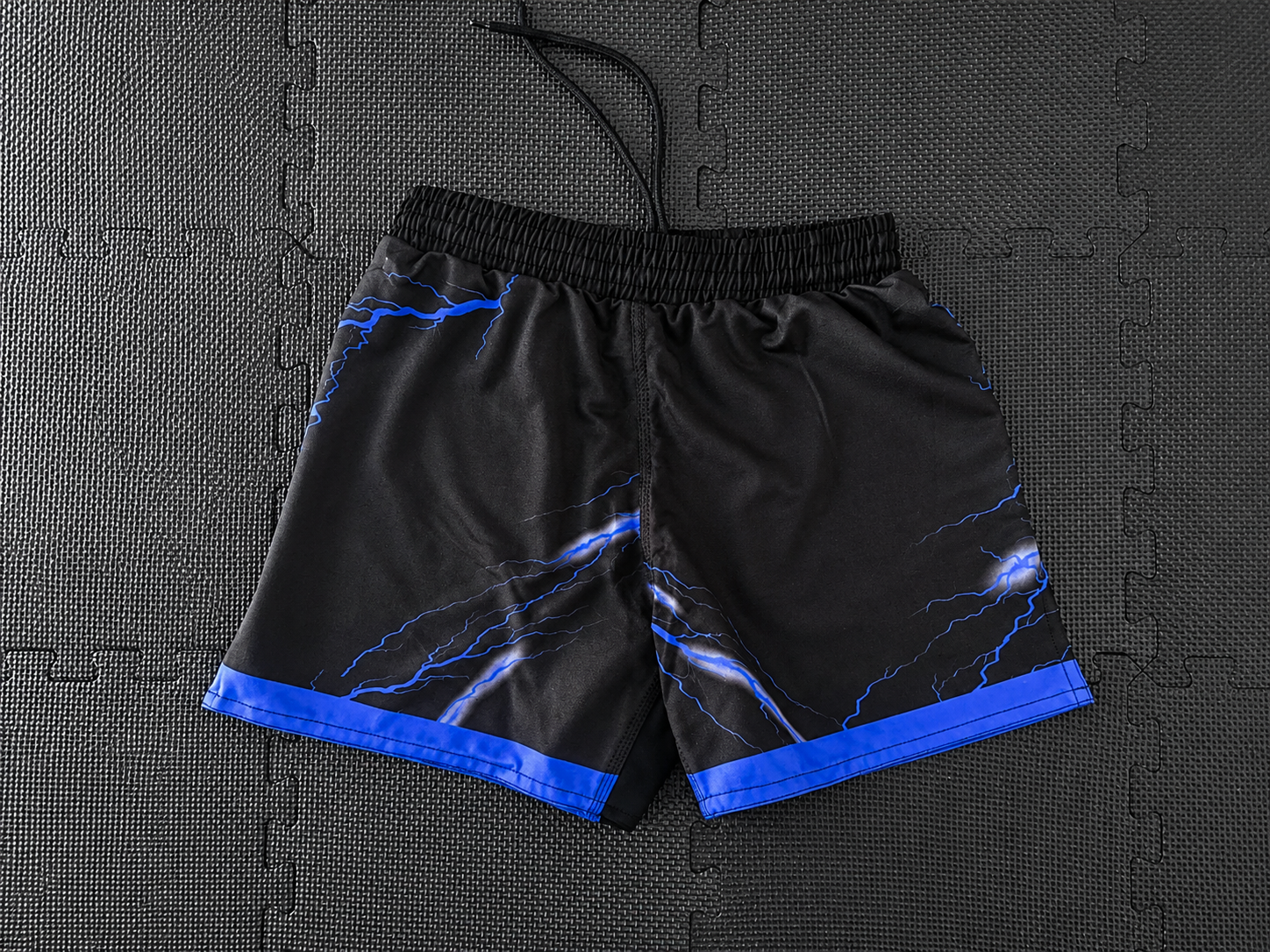 Fightmode Lightning Fightshort Black/Blue – Electric Performance – Bild 3