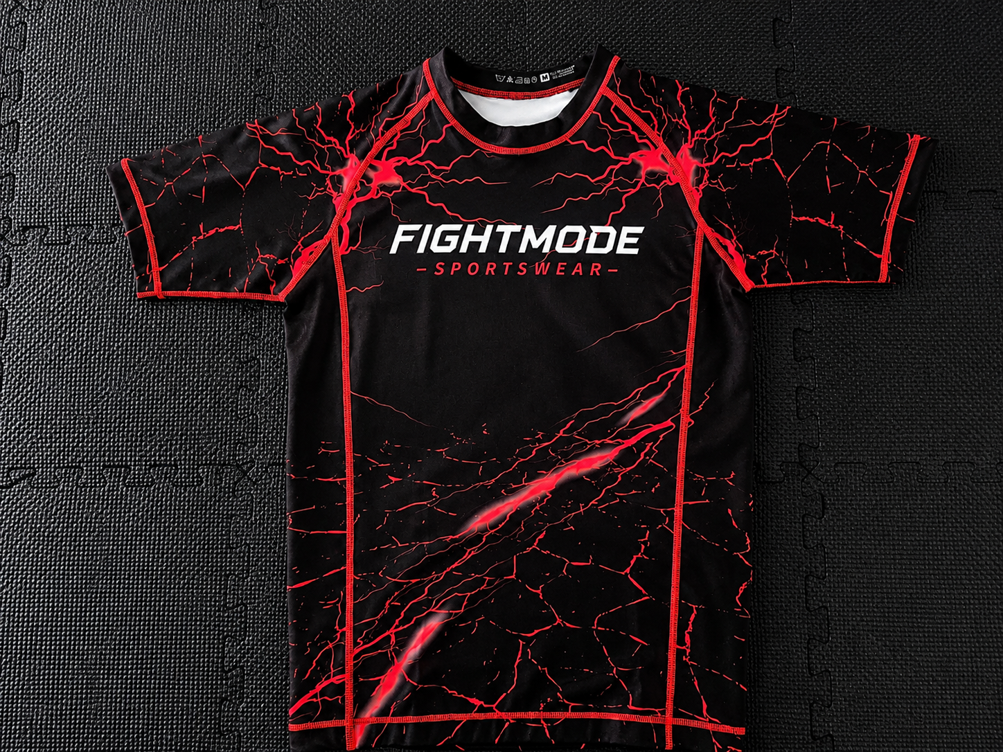 Fightmode Lightning Rashguard Black/Red – Built to Strike