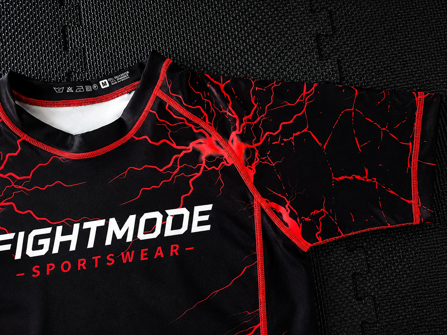 Fightmode Lightning Rashguard Black/Red – Built to Strike – Bild 4