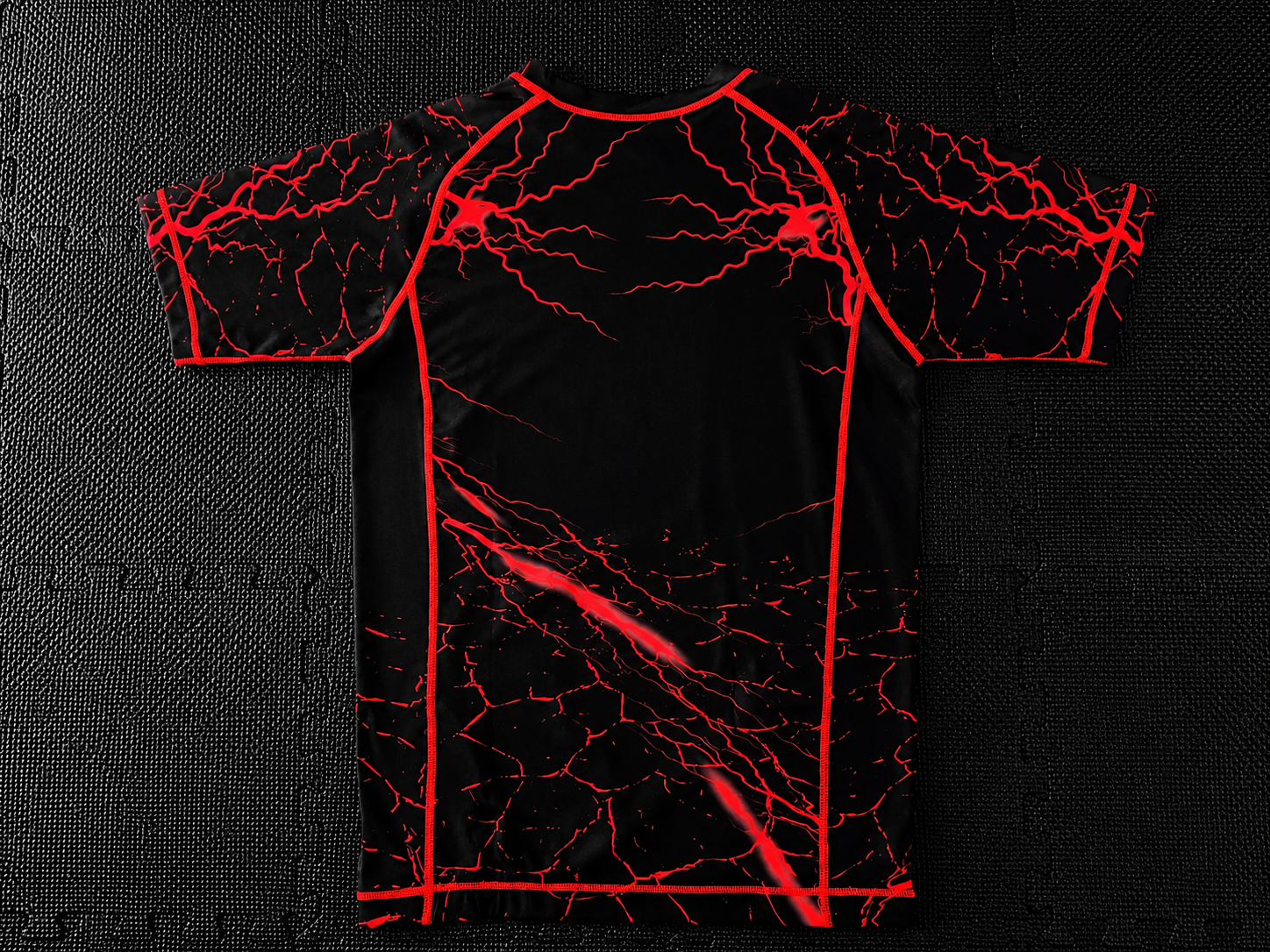 Fightmode Lightning Rashguard Black/Red – Built to Strike – Bild 3
